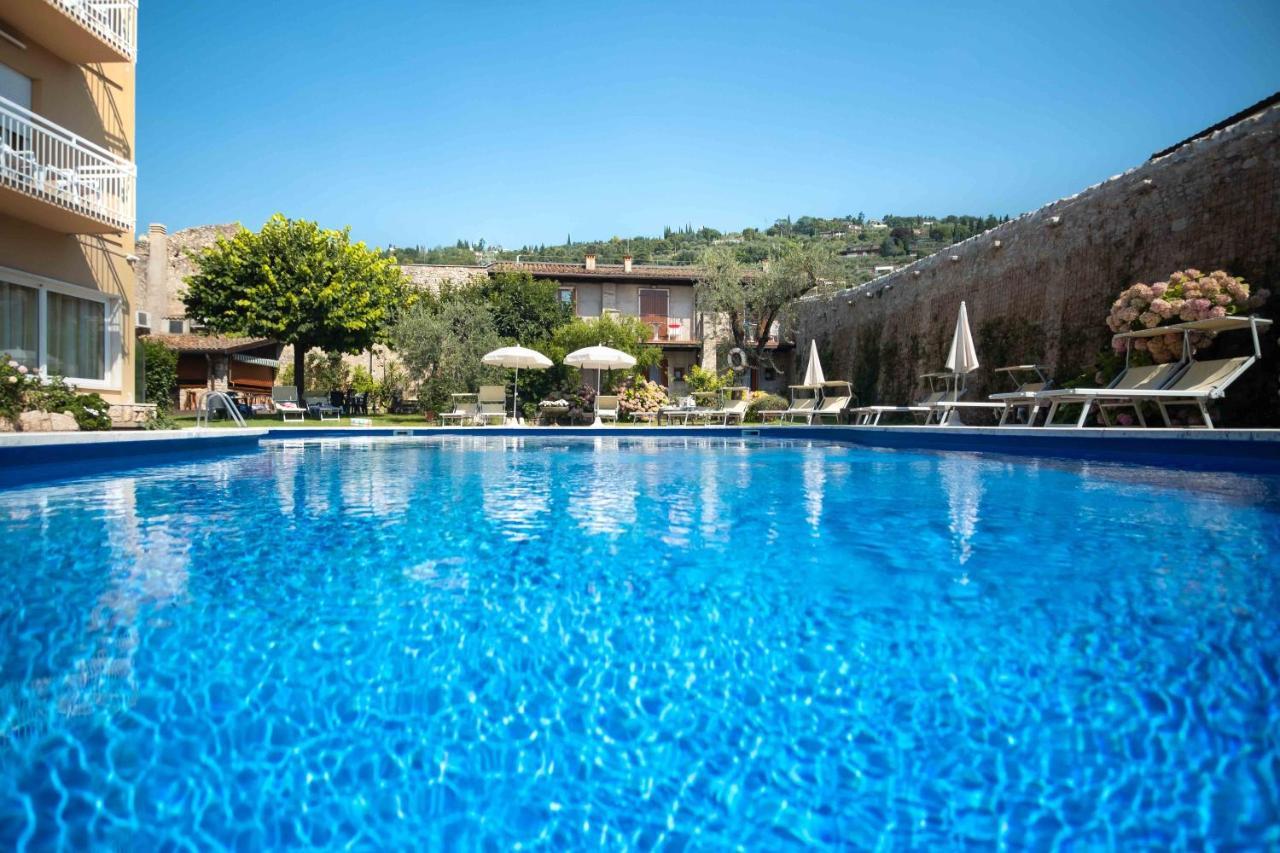 Hotel Romeo Torri Del Benaco Exterior foto
