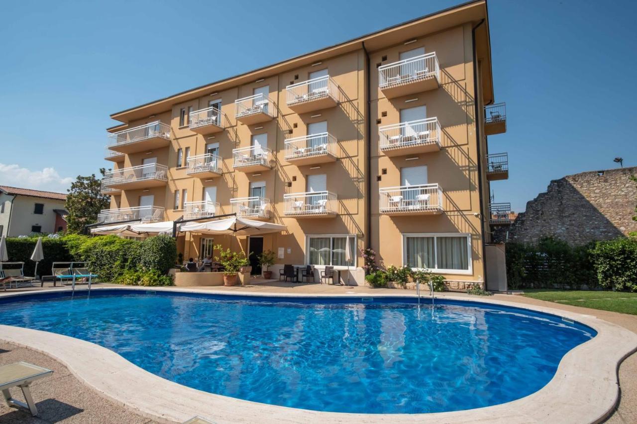 Hotel Romeo Torri Del Benaco Exterior foto