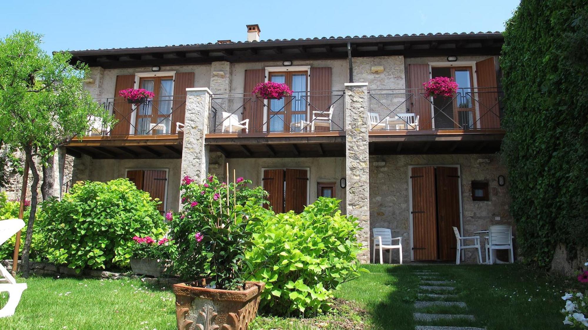 Hotel Romeo Torri Del Benaco Exterior foto